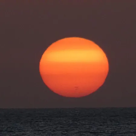 Апартаменты Sunrise Directly At The Sea