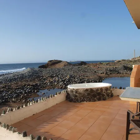Апартаменты Sunrise Directly At The Sea Санта-Крус-де-Тенерифе