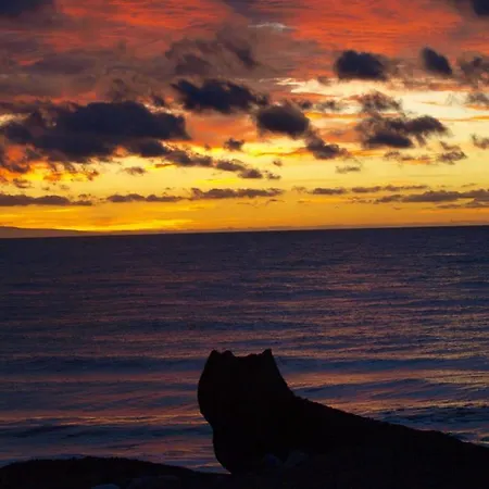 Апартаменты Sunrise Directly At The Sea